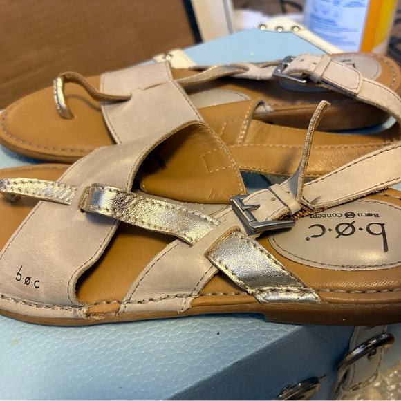 b.o.c. Cream and Gold Comfort Sandals - Picture 8 of 10